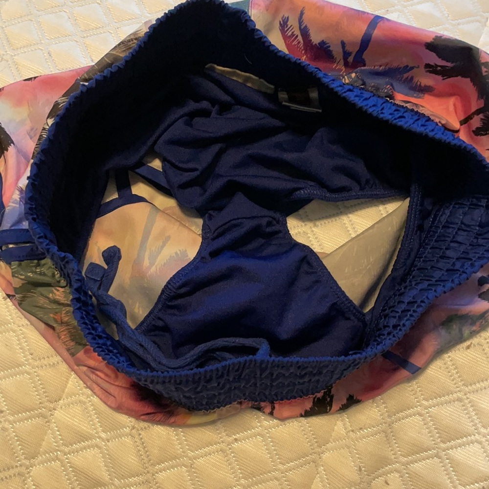 Shorts - Picture 2 of 2